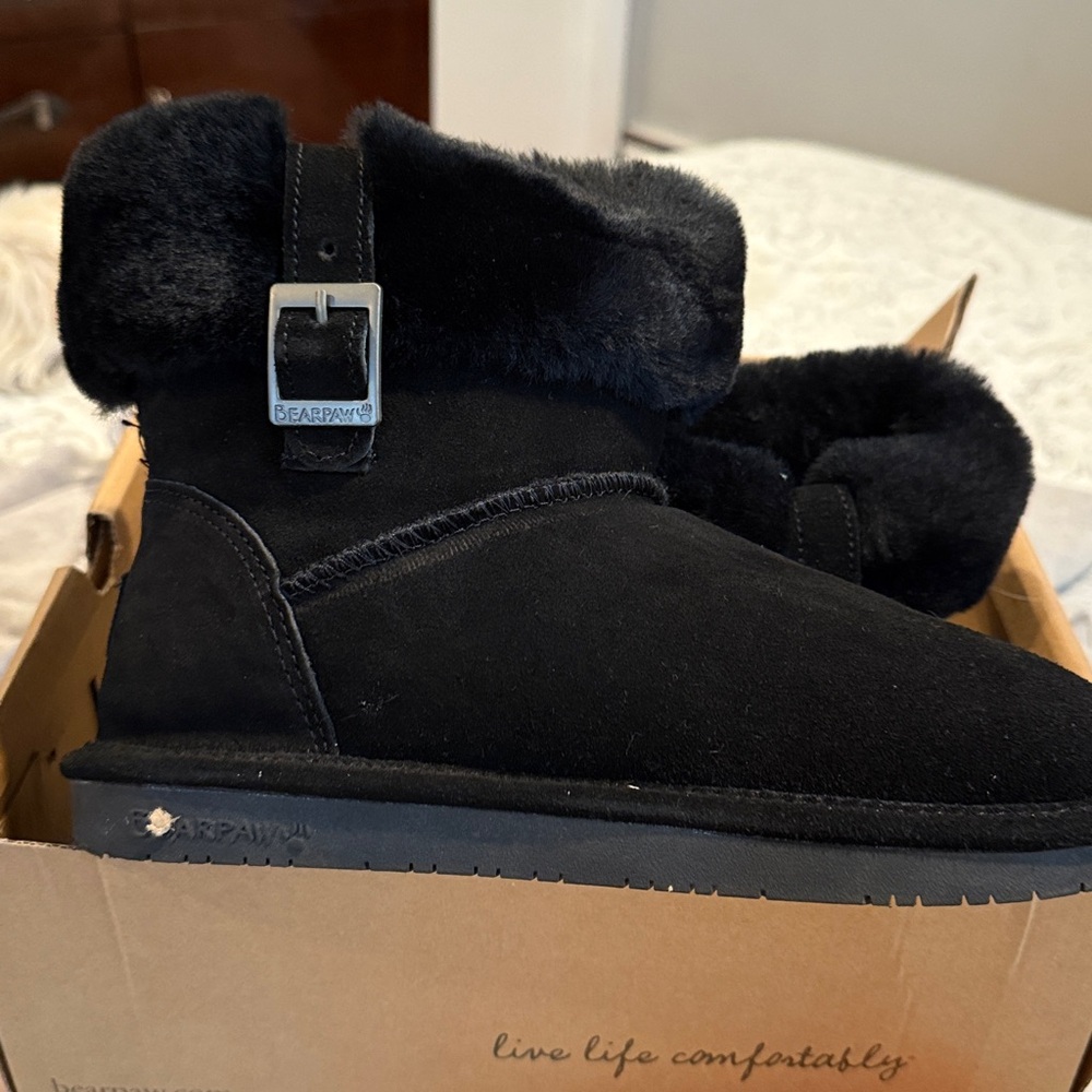 BEARPAW Women's Black Suede Sheepskin Collar Neverwet ABBY Boots 9